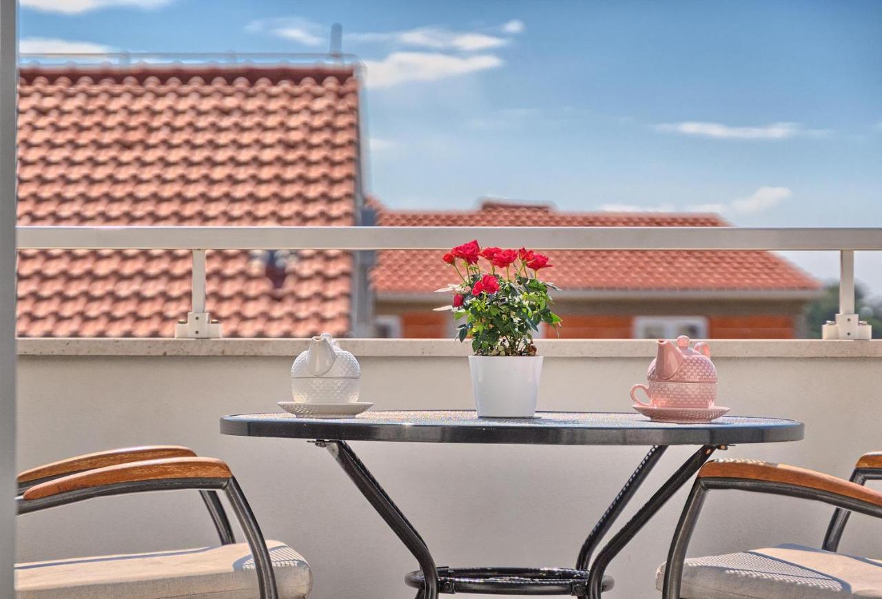Apartments Irena Hvar Town Exterior photo