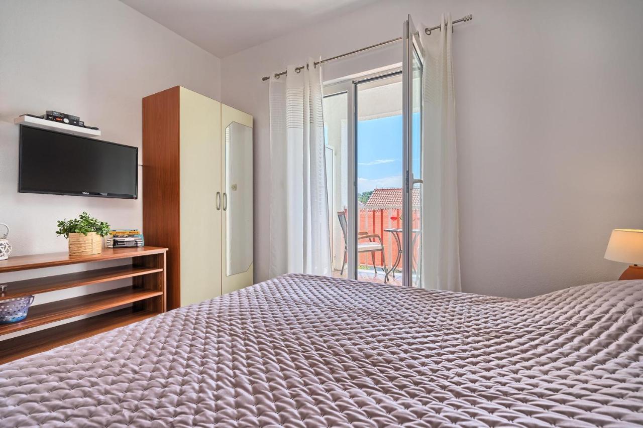 Apartments Irena Hvar Town Exterior photo